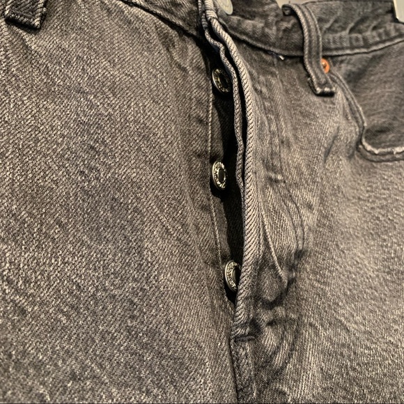 ⭐️ Levi’s 501 Denim Shorts - Picture 2 of 5